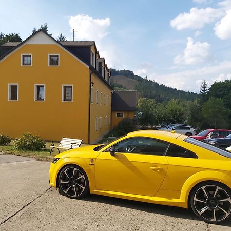 Hotel U Zamecku Cihelny Karlovy Vary Kültér fotó
