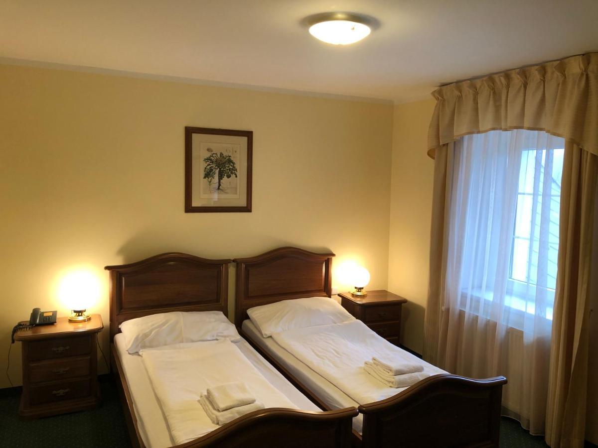 Hotel U Zamecku Cihelny Karlovy Vary Kültér fotó