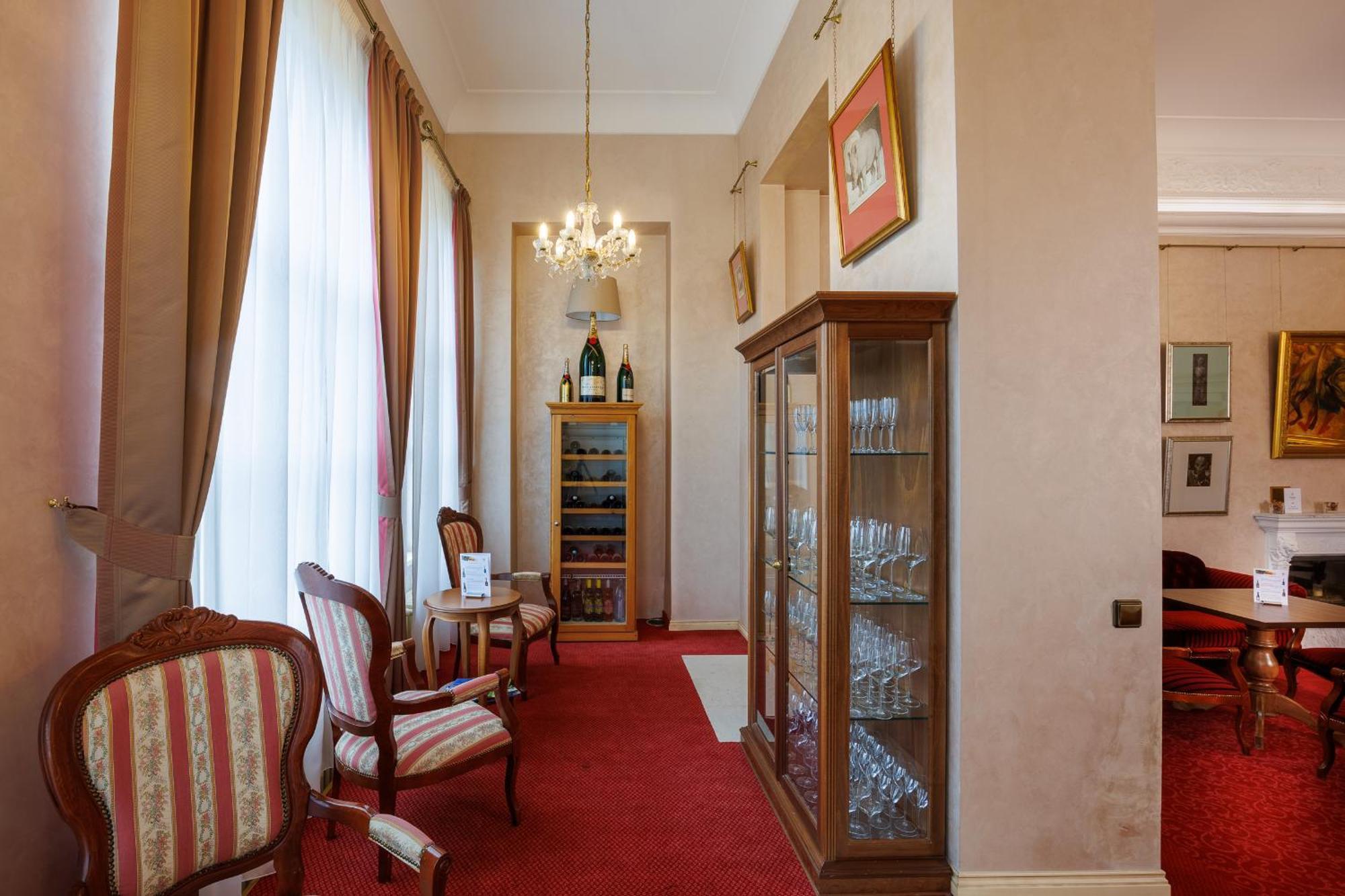 Hotel U Zamecku Cihelny Karlovy Vary Kültér fotó