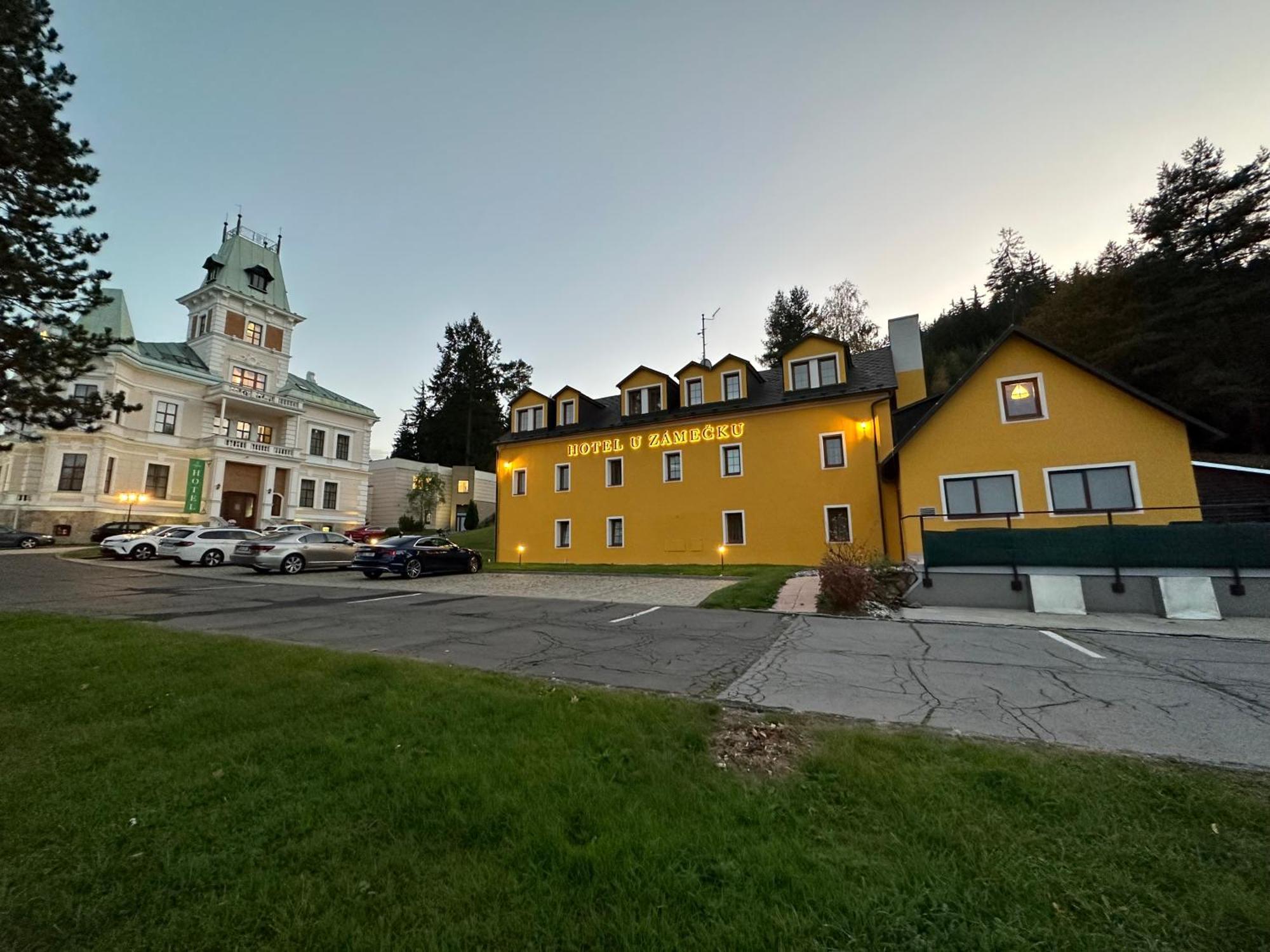 Hotel U Zamecku Cihelny Karlovy Vary Kültér fotó