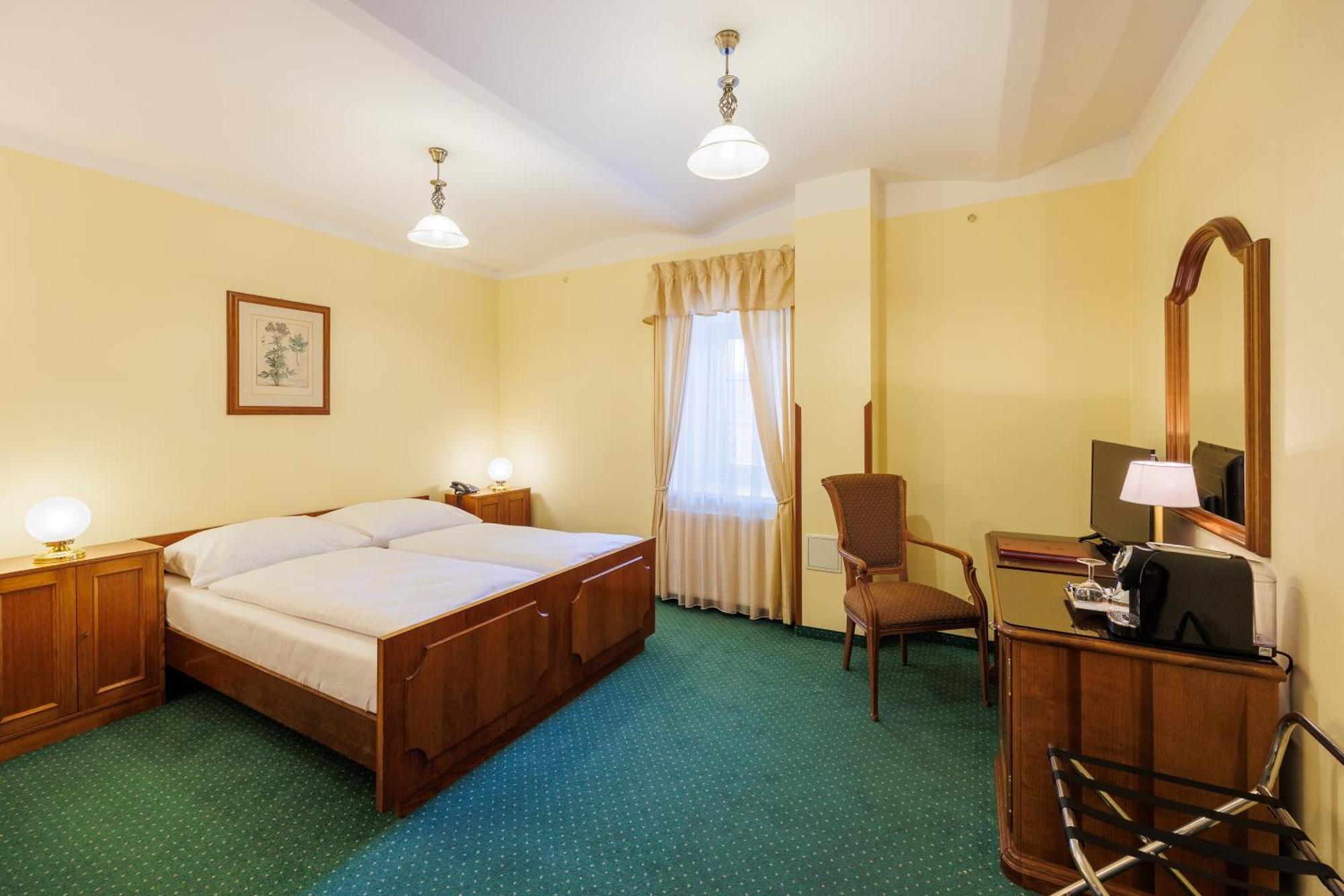 Hotel U Zamecku Cihelny Karlovy Vary Kültér fotó