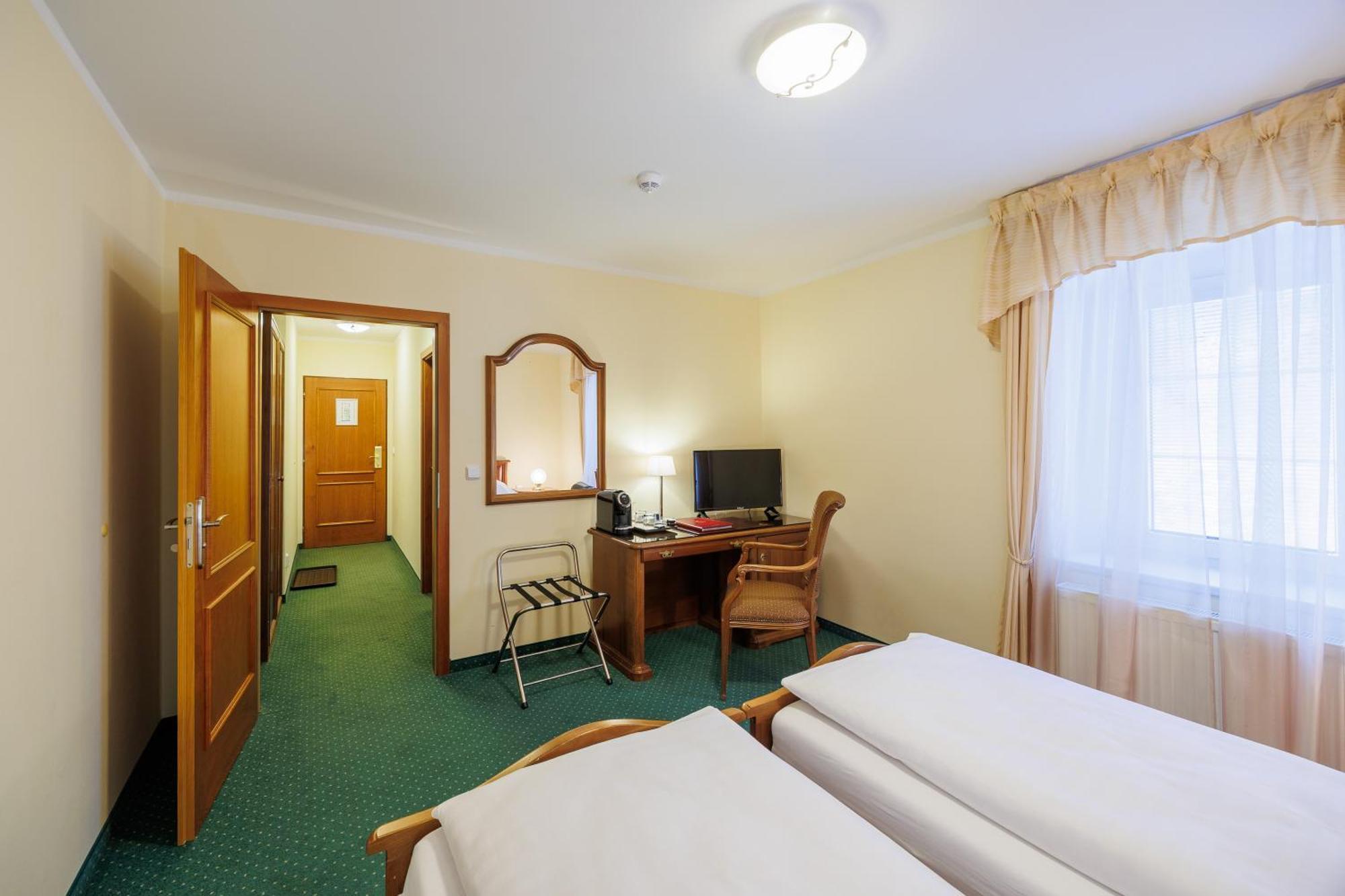 Hotel U Zamecku Cihelny Karlovy Vary Kültér fotó
