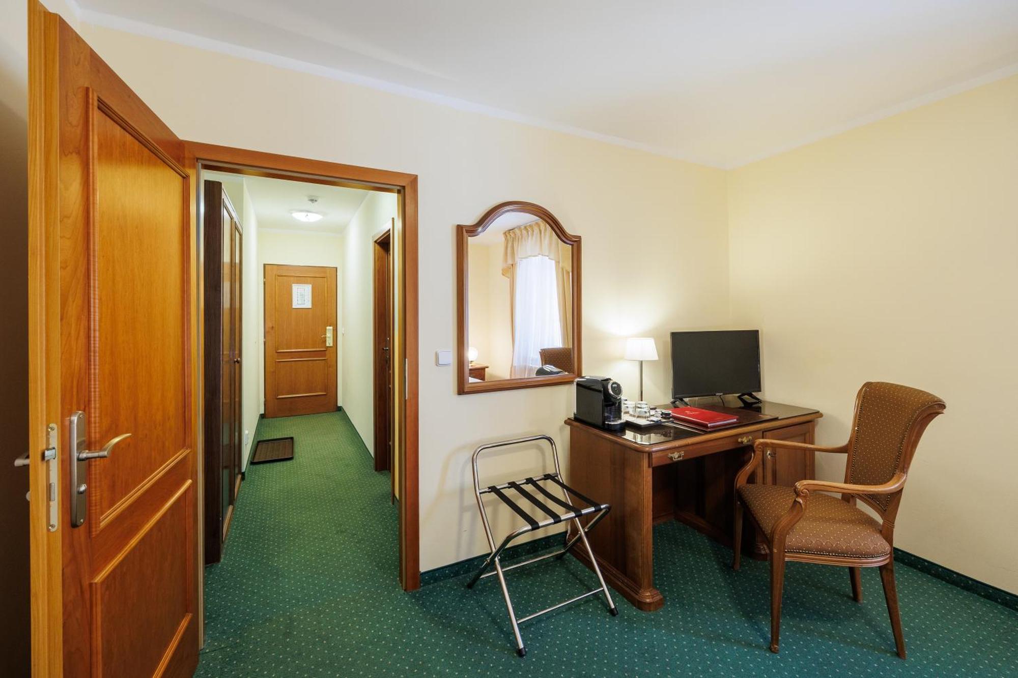 Hotel U Zamecku Cihelny Karlovy Vary Kültér fotó
