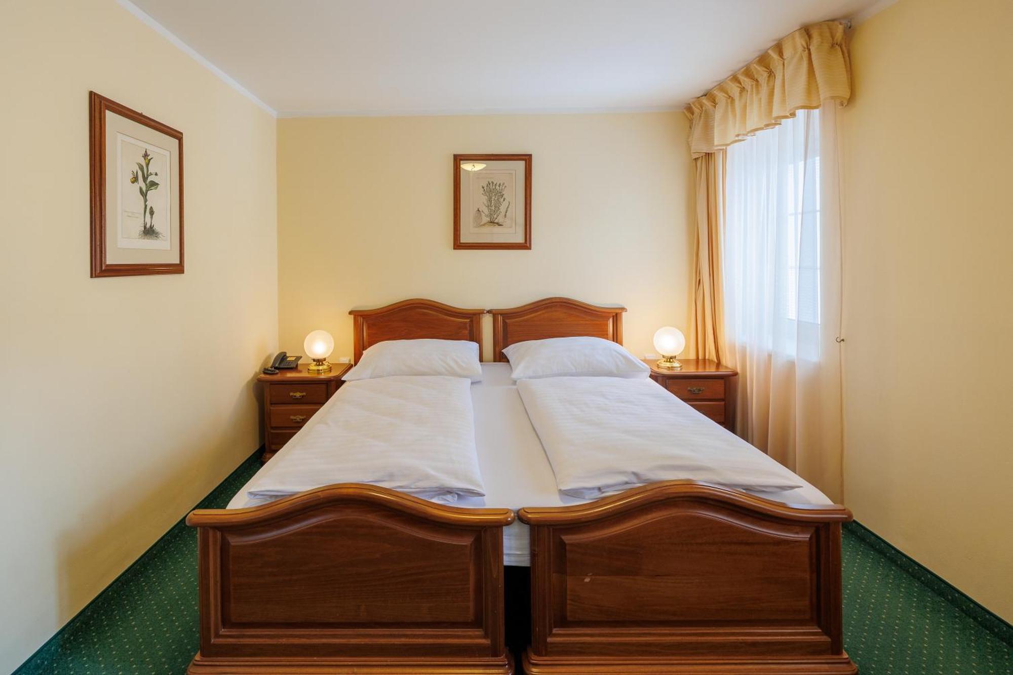 Hotel U Zamecku Cihelny Karlovy Vary Kültér fotó